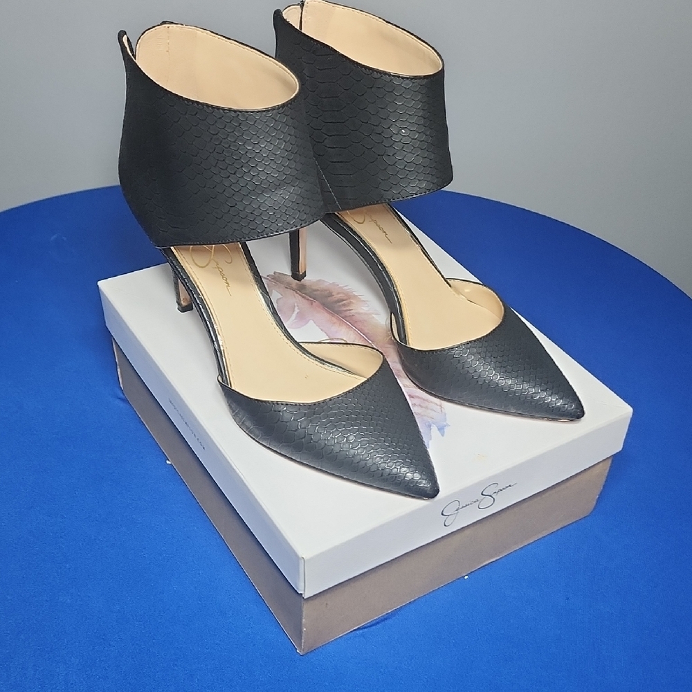Jessica Simpson Black Textured Heels